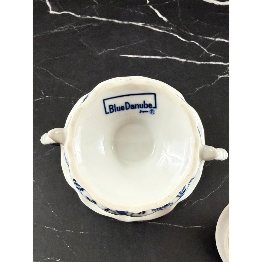 Blue Danube vtg blue